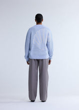 Laden Sie das Bild in den Galerie-Viewer, New Amsterdam - BIG LOGO CREWNECK BABY BLUE/ECRU Pullover New Amsterdam
