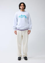 Laden Sie das Bild in den Galerie-Viewer, New Amsterdam - Love Connect Crewneck - Grey Melange Sweatshirts New Amsterdam
