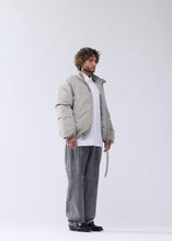 Laden Sie das Bild in den Galerie-Viewer, New Amsterdam - Reversible Safety Jacket - Silver Rand Jacken New Amsterdam
