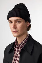 Laden Sie das Bild in den Galerie-Viewer, NN07 - Rib Hat Beanie - Black Accessoires NN07
