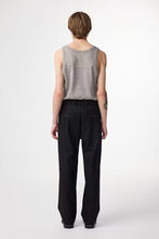 Laden Sie das Bild in den Galerie-Viewer, NN07 - Kay Relaxed Fit Pants - Black Hosen NN07
