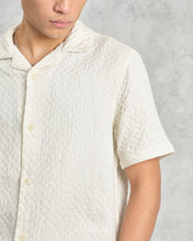 Laden Sie das Bild in den Galerie-Viewer, Wax London - Lido Dobby Shirt - Ecru Hemden Wax London
