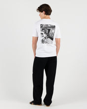 Laden Sie das Bild in den Galerie-Viewer, Wemoto - Crate Tee - White T-Shirts Wemoto
