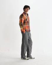 Laden Sie das Bild in den Galerie-Viewer, Wax London - Whiting Overshirt - Orange Multi Hemden Wax London
