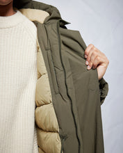 Laden Sie das Bild in den Galerie-Viewer, Elvine - Povel - Dusk Olive Jacken Elvine
