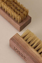 Laden Sie das Bild in den Galerie-Viewer, Jason Markk - Premium Cleaning Brush Geschenkartikel Jason Markk
