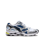 Laden Sie das Bild in den Galerie-Viewer, Mizuno - Wave Rider 10 - White/Silver/SurfTheWeb Schuhe Mizuno

