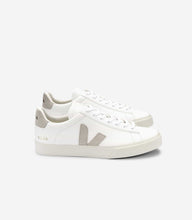 Laden Sie das Bild in den Galerie-Viewer, Veja - Campo Chromefree - Extra White / Natural Schuhe Veja
