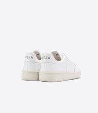 Laden Sie das Bild in den Galerie-Viewer, Veja - V-12 Leather - Extra White Schuhe Veja
