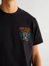 Laden Sie das Bild in den Galerie-Viewer, Woodbird - Rics Family Tee - Black T-Shirts Woodbird
