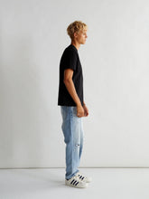 Laden Sie das Bild in den Galerie-Viewer, Woodbird - Rics Family Tee - Black T-Shirts Woodbird
